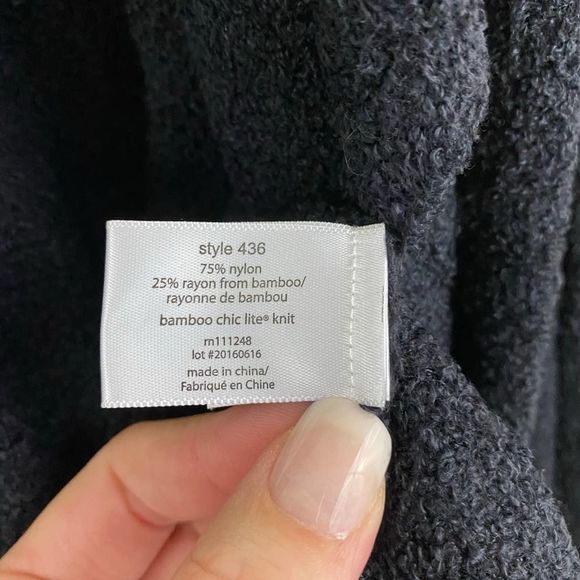 Barefoot Dreams | Bamboo Chic Lite Sweater Black - Picture 5 of 5